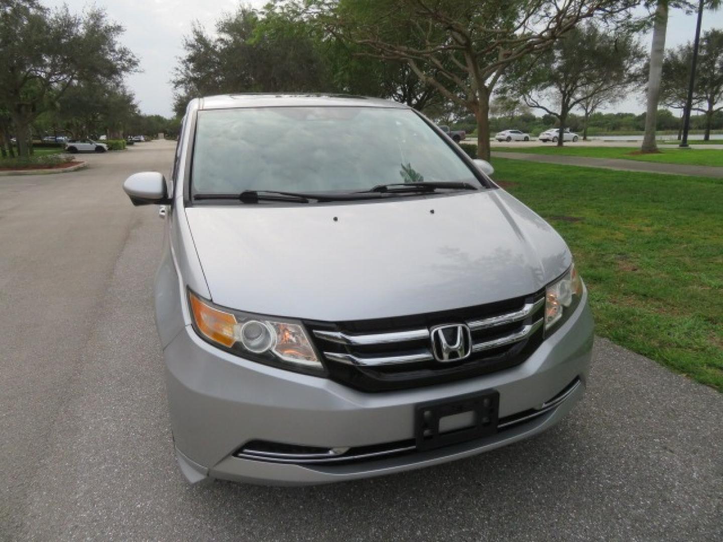 2014 Silver /GRAY Honda Odyssey EX-L (5FNRL5H68EB) with an 3.5L V6 SOHC 24V engine, 6-Speed Automatic transmission, located at 4301 Oak Circle #19, Boca Raton, FL, 33431, (954) 561-2499, 26.388861, -80.084038 - You are looking at Gorgeous Low Mileage 2014 Honda Odyssey EX-L Braunability Freedom Van Handicap Van Wheelchair Van Conversion Van with 25K Original Miles, Power Side Entry Ramp with Kneeling Van Function, Passenger Side Quick Lock System (same as ez lock), Quick Release Front Seats, Tie Down Syste - Photo#22